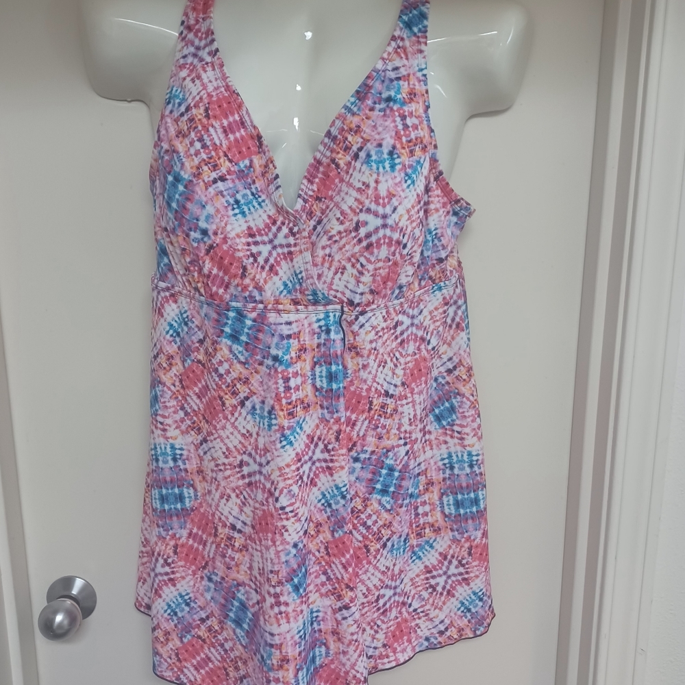 EUC Swimsuits for All multi colored skirted 1 pc wmns sz 16